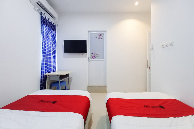 Bedroom 3, RedDoorz Syariah @ Sungai Pinang Muara Bungo, Bungo