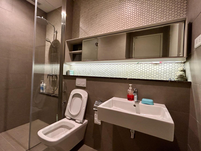 Bathroom 4, Maxhome@Designer unit Infinity pool at Lalaport D1N, Kuala Lumpur