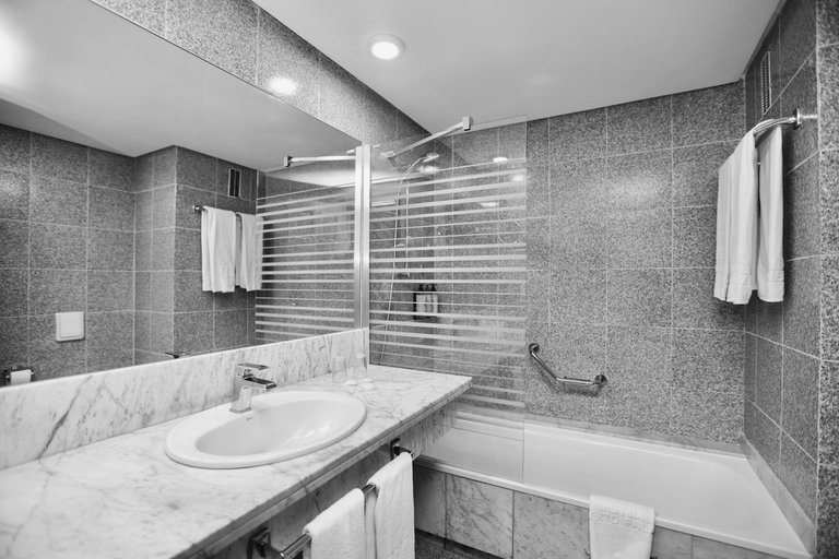 Bathroom 5, Puerto Palace, Santa Cruz de Tenerife