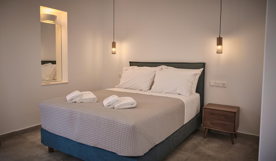 Others 4, Il Castello Suites, Attica