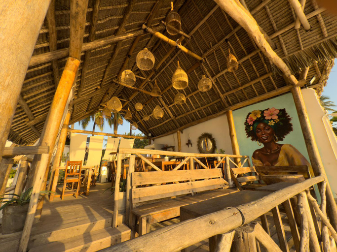 Food & Drinks 5, Savera Beach Houses, Kusini