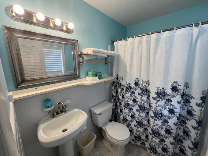 Bathroom 3, Saratoga Resort, Cape May