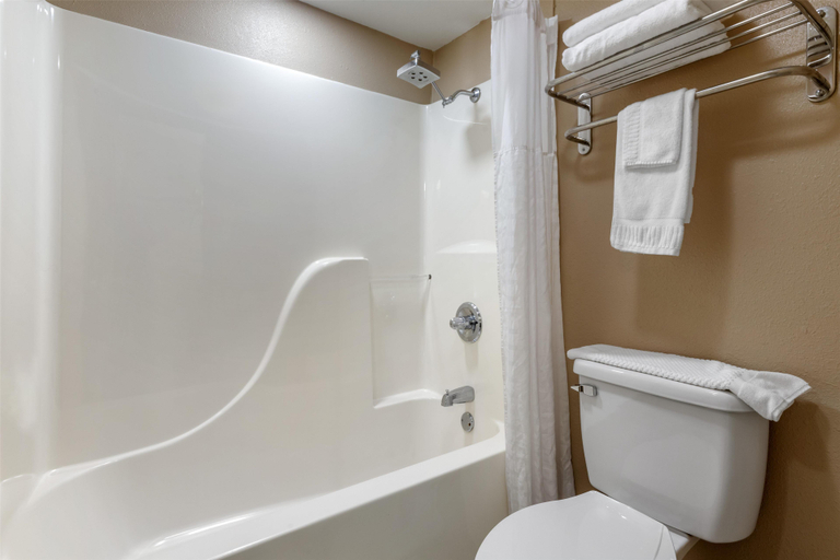 Bathroom 4, Surestay Plus By Best Western Poteau, Le Flore