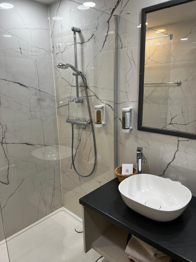 Bathroom 3, Hotel Le Riquewihr, Haut-Rhin