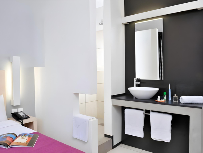 Bathroom, ONOMO Hotel Dakar, Dakar