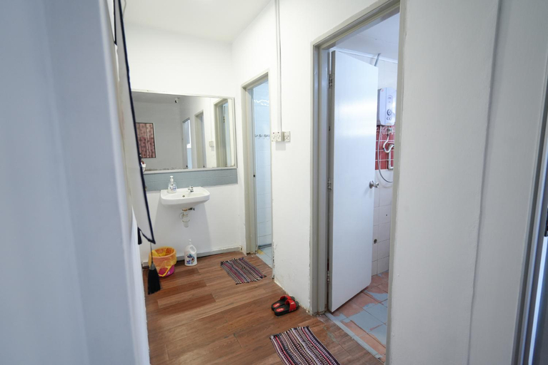 Bathroom 4, Aimelia guest house by G traveler, Petaling Jaya
