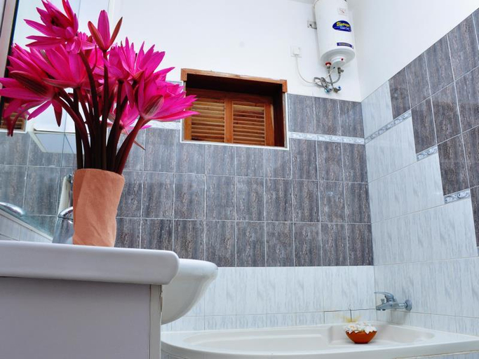 Bathroom, WASANA Beach Hotel & Restaurant, Bentota