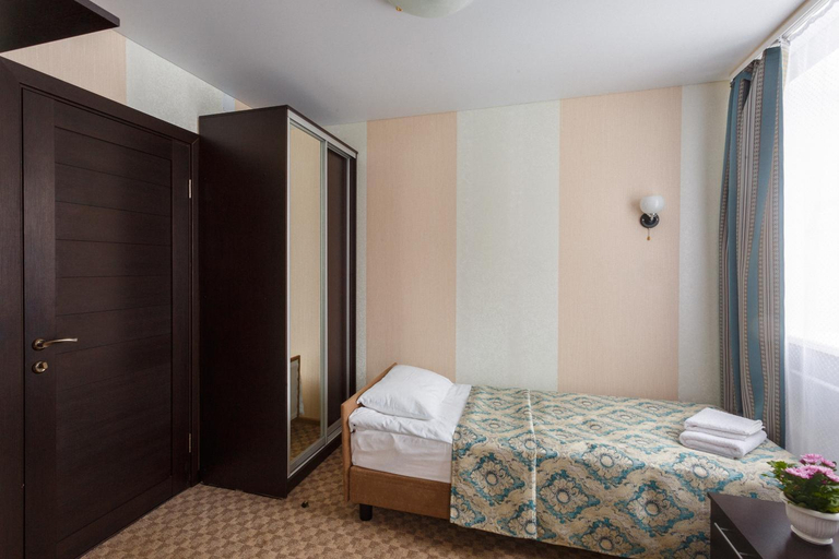 Others 2, Hotel Rassvet, Totemskiy rayon