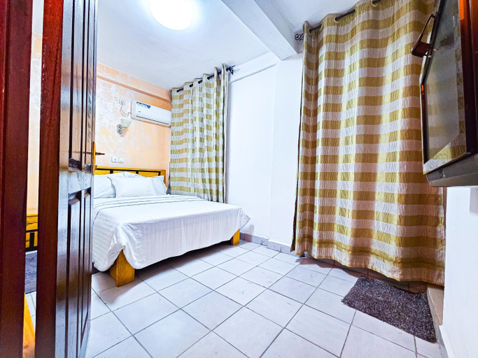 Bathroom 2, RESIDENCE FAMILIA PHOENIX, Wouri
