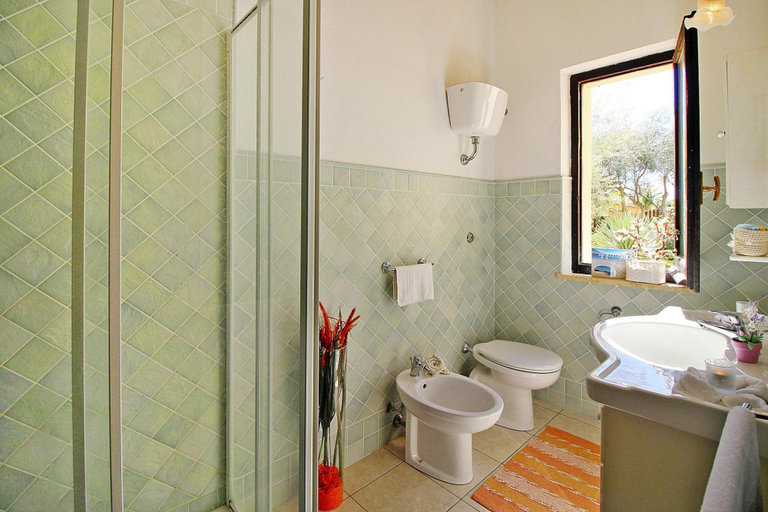 Bathroom, Apartment on Costa Rei near White Beaches, Cagliari