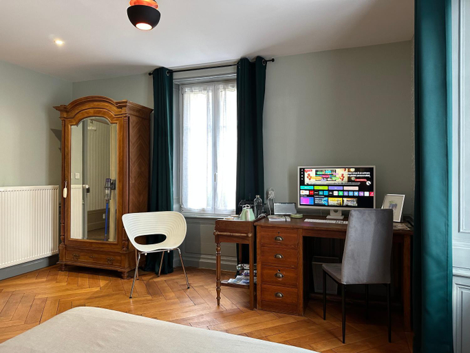 Others 4, Logis des pinces maillees, Doubs