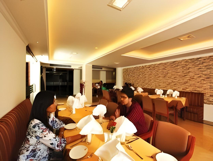 Food & Drinks, Hotel Coral Heights, Alappuzha
