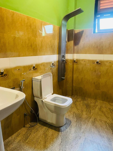 Bathroom 2, Nine Arch Jungle Inn, Ella