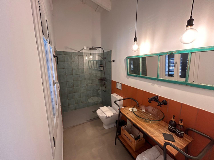 Bathroom 3, Smoix hotel, Baleares