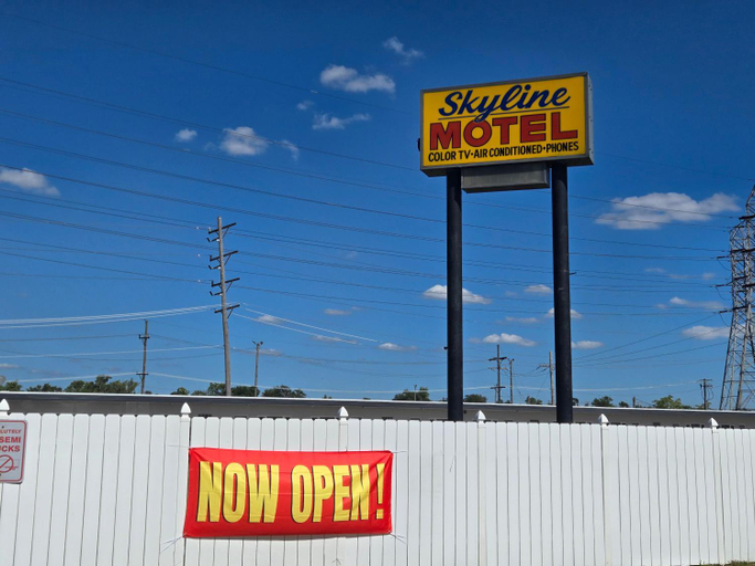 Others 4, Skyline Motel, Cook