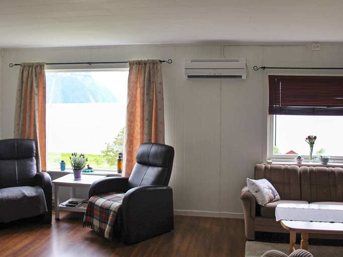 Others 1, person holiday home in Lyngseidet, Lyngen