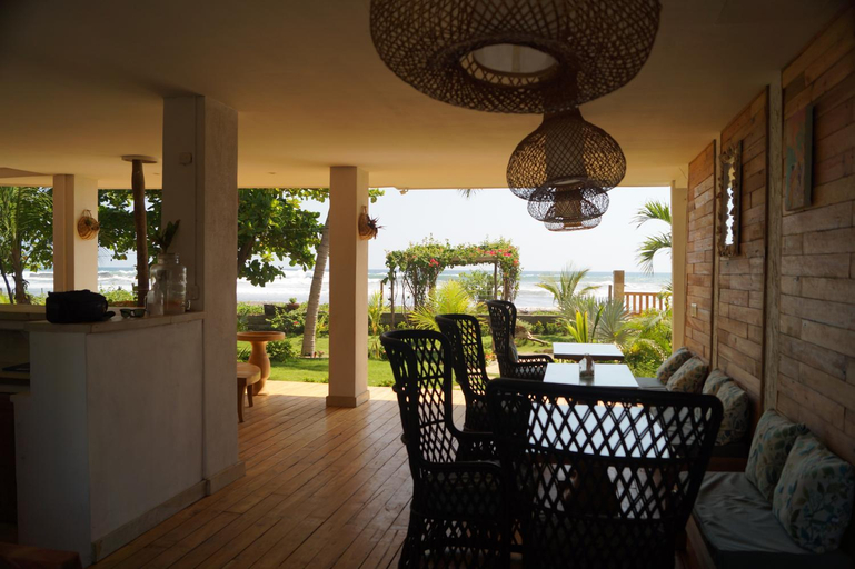 Food & Drinks, Alive Beach House, Nagarote