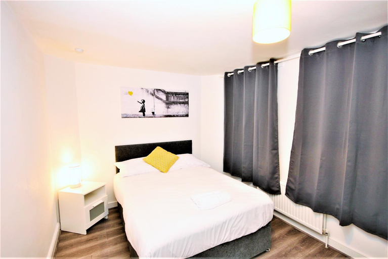 Others 4, The Aldgate Rooms, London
