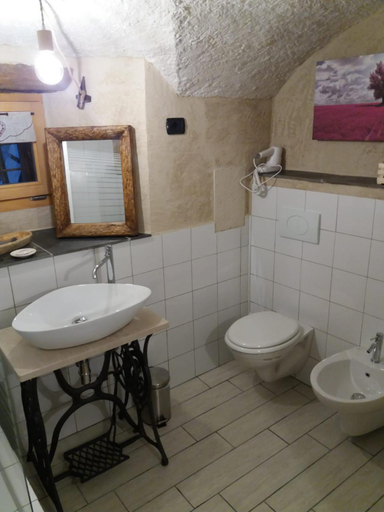 Bathroom 3, Osteria l'iero d'Eima', Cuneo