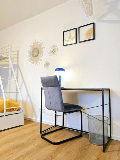 Bedroom 2, Urban Jungle Riesiger Balkon | Parken Arbeitsplatz, Offenbach am Main
