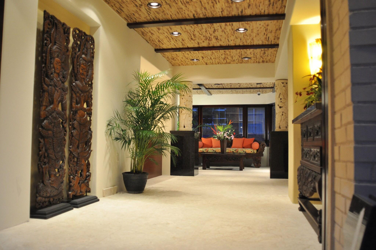 Public Area 2, Pantai Inn, San Diego