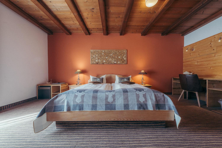 Bedroom 2, Seehotel Schlierseer Hof, Miesbach