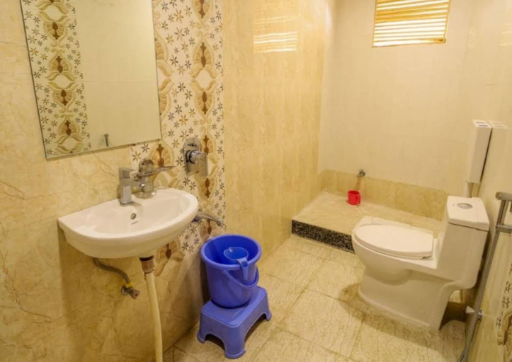 Bathroom 4, Hotel New Sundaram, Ajmer
