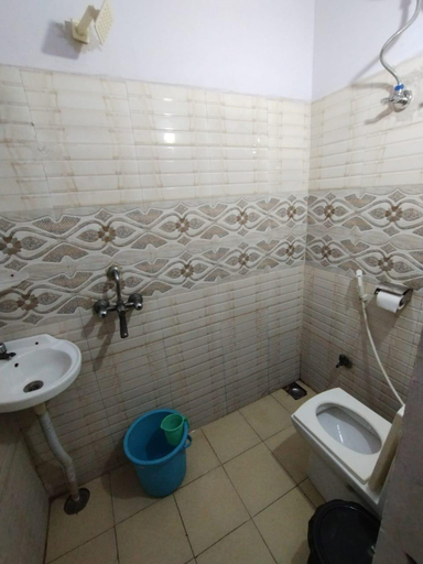 Bathroom 1, Milestone Homestay Agra, Agra