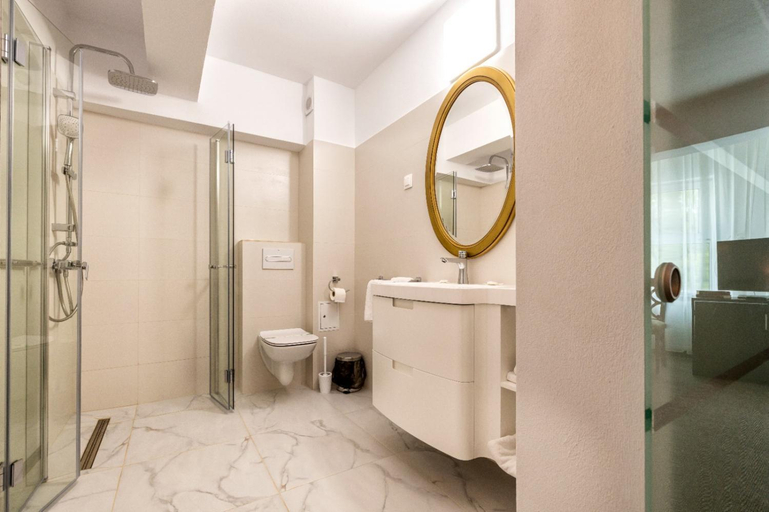 Bathroom 4, Hotel Cornul Vanatorului, Pitesti