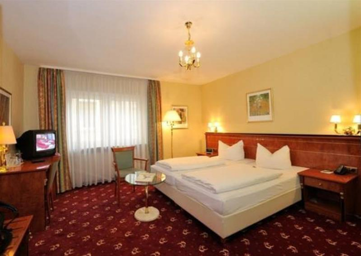 Bedroom 2, Rhein Neckar Hotel Mannheim 24h Self Check-in, Mannheim