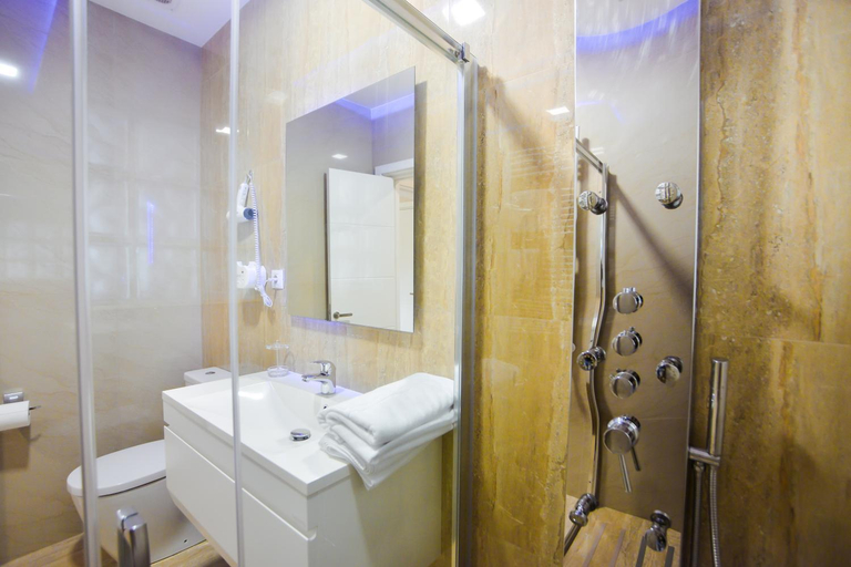 Bathroom 2, Casa Miralago Boutique, Somova