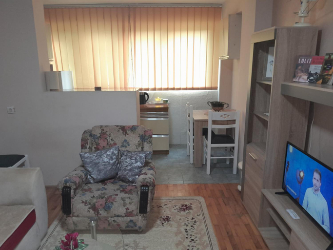 Others 4, Apartment Vuk