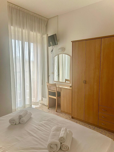 Bedroom 3, K2 Hotel, Rimini
