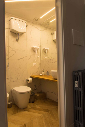 Bathroom 2, Terrazza Giuliana, Rome