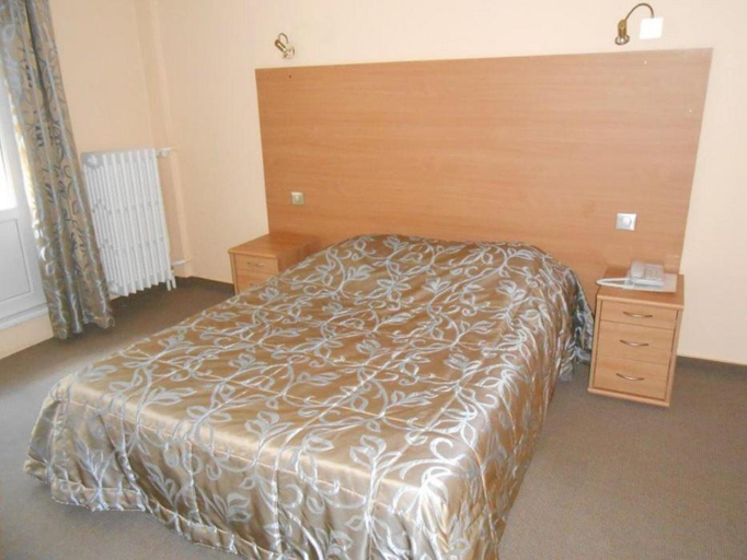 Bedroom 3, Hotel Restaurant Le Bristol, Bas-Rhin