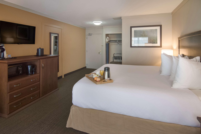 Bedroom 3, Best Western The Westerly Hotel, Comox-Strathcona