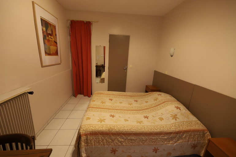 Bedroom 3, Hotel du Roussillon, Paris