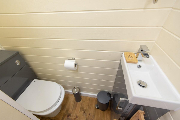 Bathroom 3, Elsie's Retreat, Durham