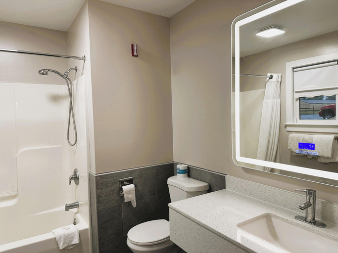Bathroom 4, Spruce Lane Lodge & Cottages, Lancaster