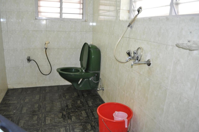 Bathroom 3, Nandanam Homestay, Thiruvananthapuram