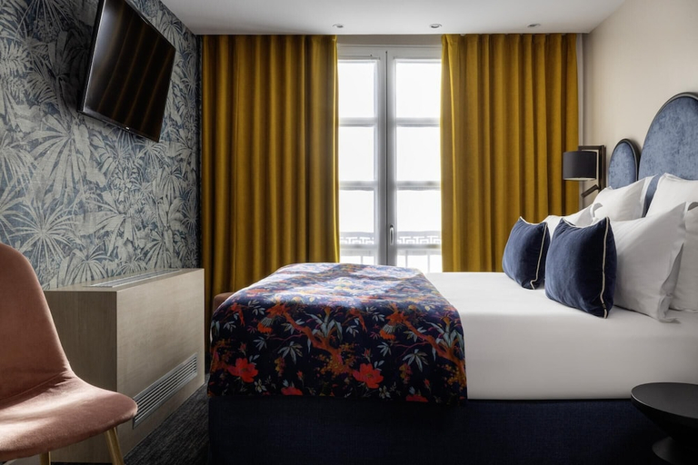 Bedroom 2, Maxim Opéra, Paris