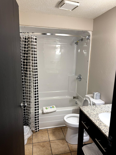 Bathroom 3, The Suite Inn, Pennington