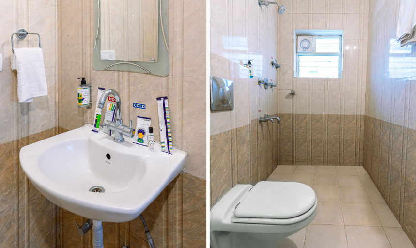 Bathroom 4, Treebo Regalia Comforts, 5 mins to Raja Seat Garden, Kodagu