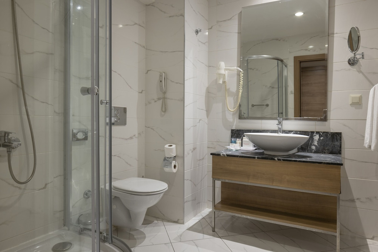 Bathroom 4, Ramada Resort by Wyndham Lara, Antalya