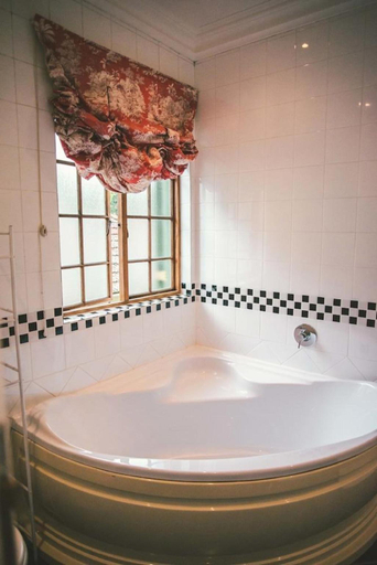 Bathroom 3, Villa Grande Guest House, Cape Winelands