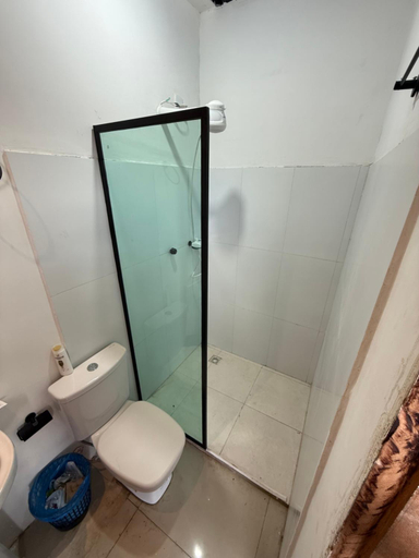 Bathroom 3, Casa Paraense, Maués