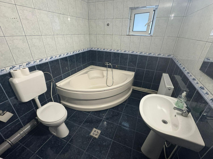 Others 3, Casa Alex, Pitesti