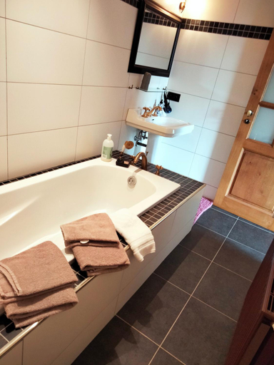 Bathroom 3, L'auberge Beauraing, Namur