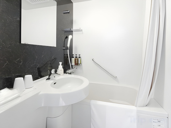 Bathroom, Toho hotel, Osaka