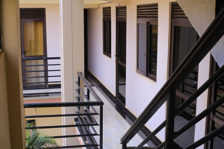 Others 5, Golden Suites Hotel, Busiiro